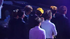 看This Is Love表演舞台的EXO