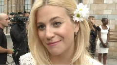 Pixie Lott - One For The Boys Fashion Ball 幕后采访
