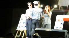 GD开始玩便利贴游戏咯B