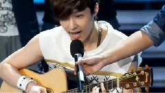 张艺兴吉他弹唱