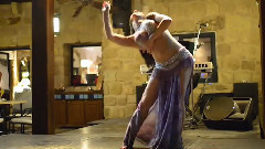 танцевальное шоу в ночном клубе на курорте Мертвого моря Jordan