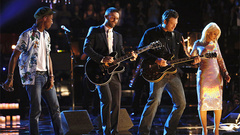 Blake Shelton,Adam Levine,Pharrell Williams,Christina Aguilera - The Thrill Is Gone(现场版)