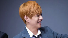 一直被拍肩膀的金泰亨