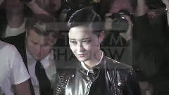 李宇春 - 李宇春巴黎看秀遭外媒围堵 外媒记者不断高呼 Lee