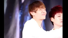 金泰亨喜欢自己锁骨