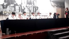 田柾国对成员们说悄悄话