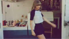 Taylor Swift - Own Your Style
