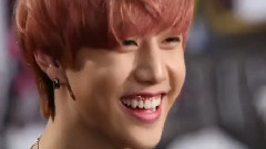 和段宜恩一起哈哈哈