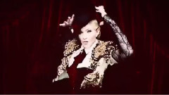 Madonna - Living For Love