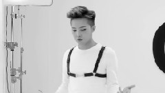 G-Dragon(BigBang) - The Seam 90度旋转睫毛膏 CF