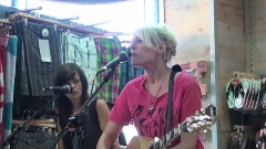 Ellie Lawson - Apple