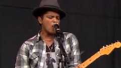 Bruno Mars - Grenade V Festival