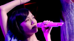 不自然なガール