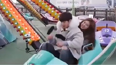 宋再临,金素恩 - 宋再临金素恩游乐园玩耍