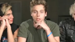 5 Seconds of Summer - 获得2015Apra的年度突破作曲