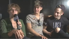 5 Seconds of Summer - 5 Seconds Of Summer Talk One Direction Tour & Answer Fan Questions!