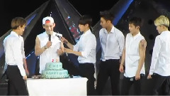 Chen金钟大过生日