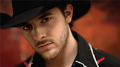 Chris Young - Drinkin Me Lonely