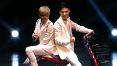 EXO天津爱玛酷飞车签约仪式 电动车展示