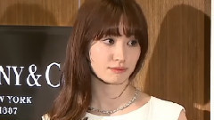 小嶋陽菜身穿价超2亿珠宝登场活动 3