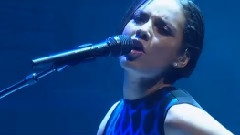 Alicia Keys - Girl On Fire