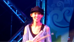 一个像夏天一个像秋天