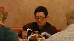 广州送机关内 鹿晗 & 朴灿烈自拍