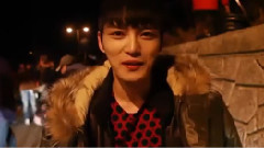 在中< Triangle > 初次拍摄花絮