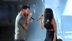Maroon 5 - Maroon 5 Adam Levine And Rozzi Crane Sing Wake Up Call Jones Beach