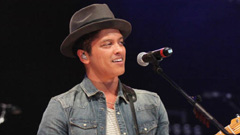 Bruno Mars - The Lazy Song BBC Radio 1 Big Weekend