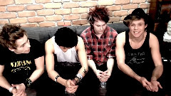 5 Seconds of Summer - She Looks So Perfect