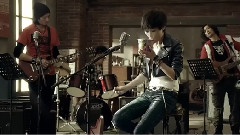 李宇春 - 白象老坛酸菜牛肉面广告