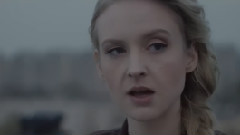 Leslie Clio - Twist The Knife