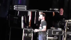 Maroon 5 - Moves Like Jagger