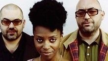 Morcheeba - Morcheeba - Undress Me Now 现场版