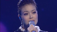 挥着翅膀的女孩