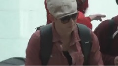 Nichkhun仁川机场饭拍