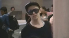 G-Dragon(BigBang) - 仁川机场抵韩 主-G-Dragon 饭拍版 13/05/11