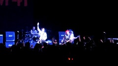 SUM 41 - Walking Disaster