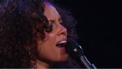 Alicia Keys - Sure Looks Good To Me