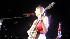 Taylor Swift - Talk & Pit