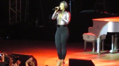 Alicia Keys - No One