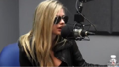 Avril Lavigne - 104.3 MYfm 2013采访