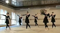 瓦岗诺娃芭蕾舞学校性格舞课