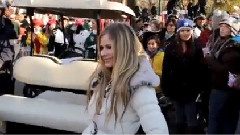 Avril Lavigne - Macy's Day Parade