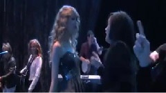 Taylor Swift - Ellen Show Backstage Dance Party