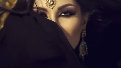 Helly Luv - Risk It All