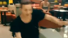 G-Dragon(BigBang) - 保龄球满贯后的即兴舞