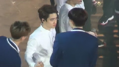 偏凑过去烦嘟嘟的灿灿