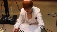 Xiumin制作三明治